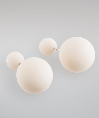 Cercei albi double-pearl, cu suprafaţă catifelată