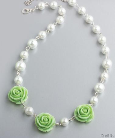 Colier din perle de sticlă albe cu trandafiri verde deschis