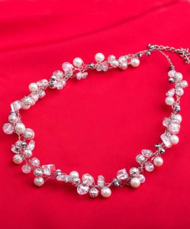 Colier pentru mirese din perle de sidef, cristale şi sticlă