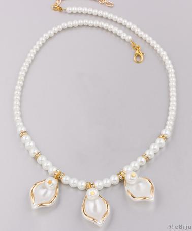 Colier perle albe cu petale alb-auriu
