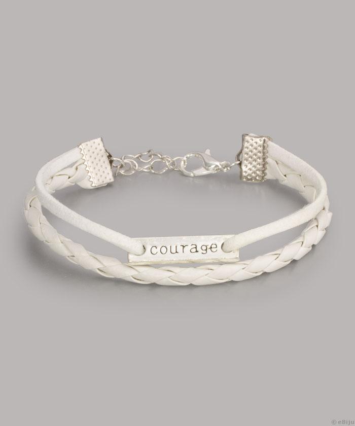 Brăţară albă, cu plăcuţă metalică cu textul ‘courage’
