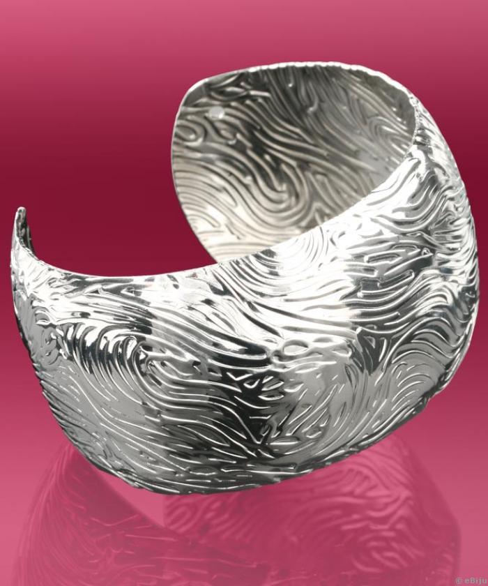 Bratara din metal argintiu cu model valuri, forma C