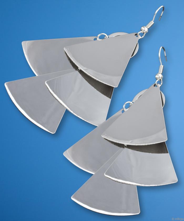 Cercei argintii solzi triunghiulari din oţel inox