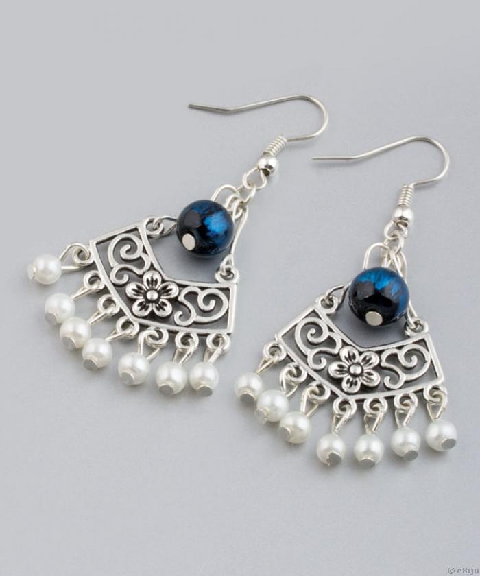 Cercei chandelier perle albe şi albastre