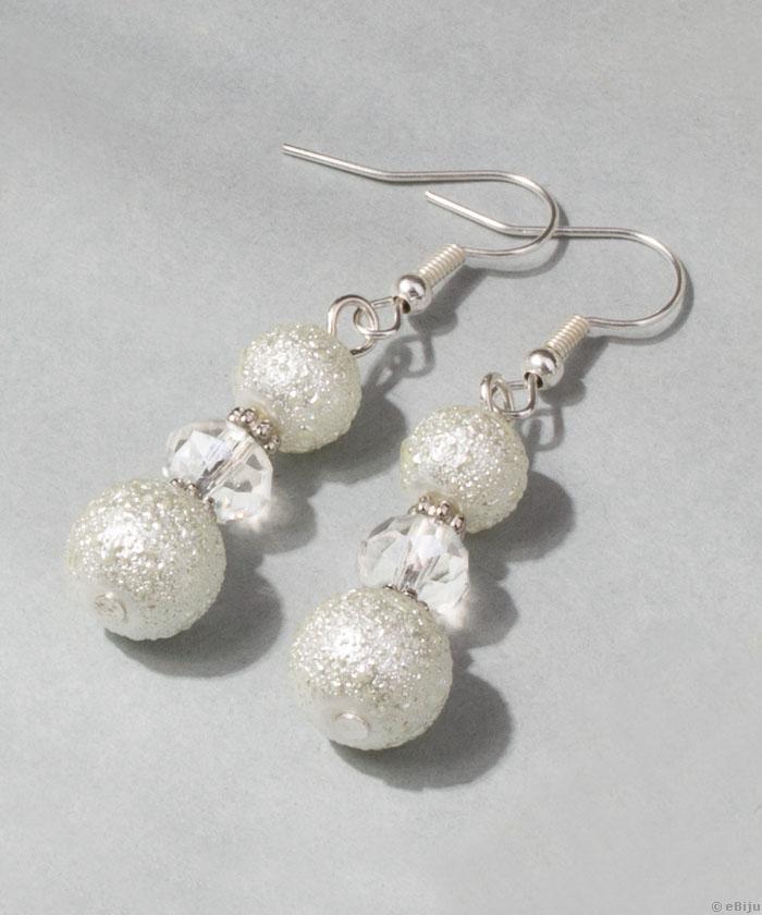 Cercei din perle albe şi cristale, cu tortiţă din argint