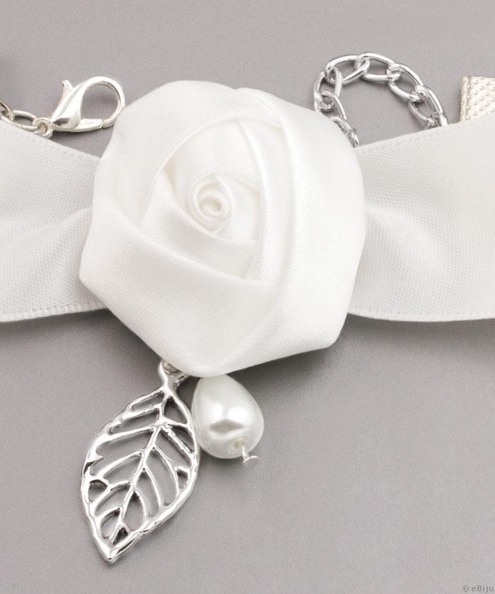 Choker din panglică de satin albă, cu trandafir şi frunze