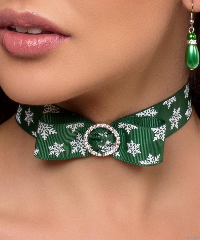 Choker din panglică verde cu fulgi de nea