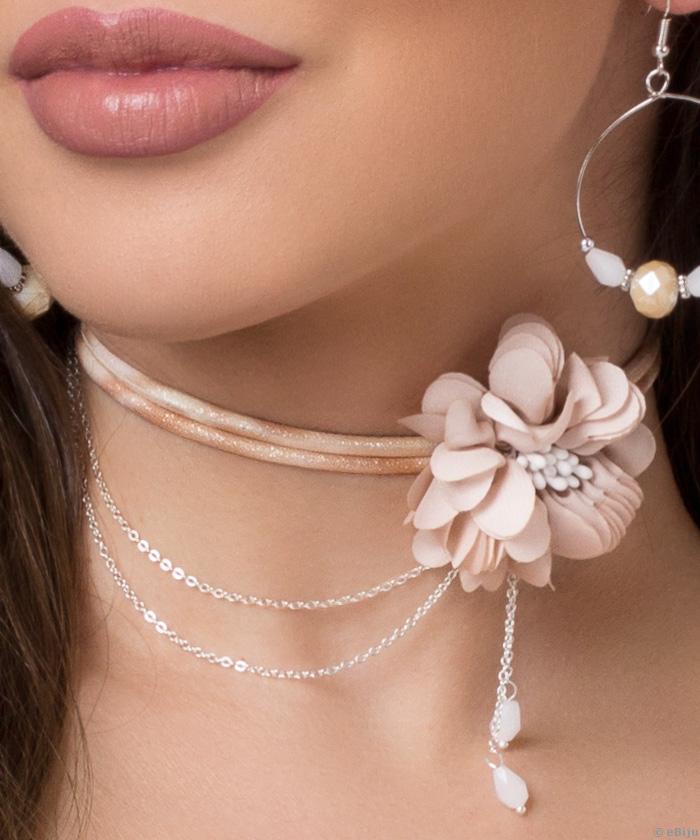 Choker maro-crem, cu floare textilă şi cristale alb opal