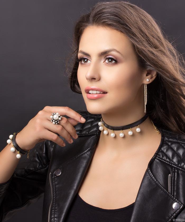 Choker negru cu perle de sticlă albe