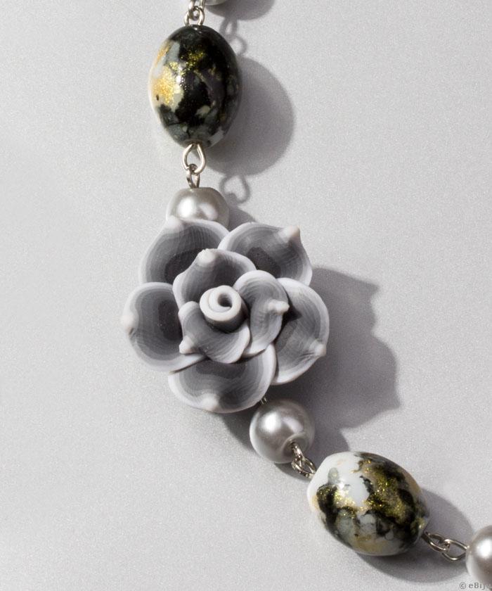 Colier cu trandafir fimo, perle de sticlă gri şi ovale, marmorate