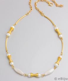 Colier din elemente clepsidrice cu perle de sticlă crem