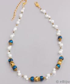 Colier din perle de sticlă albastre şi albe