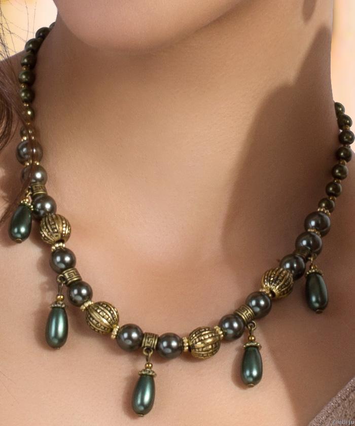 Colier perle verzi şi mărgele antichizate