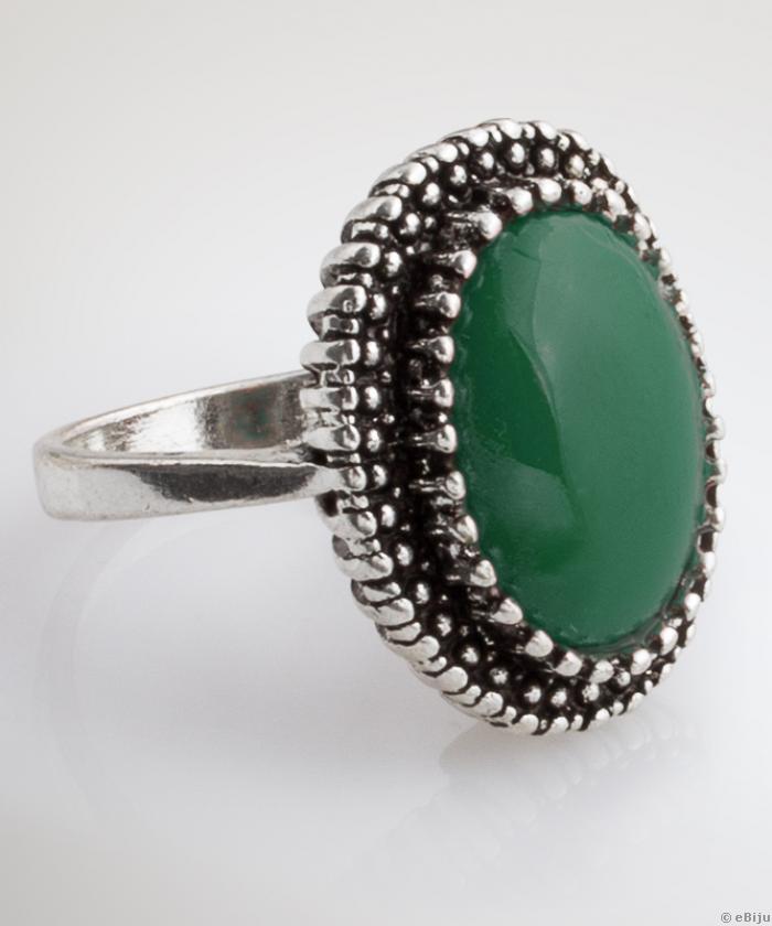 Inel cu piatră verde şi metal argintiu antichizat, 16 mm