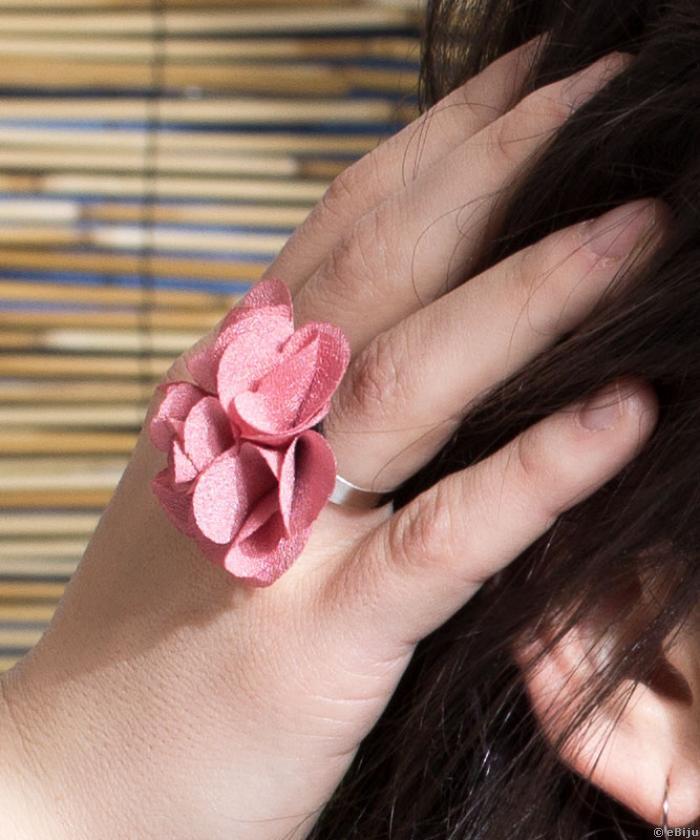 Inel floare roz-pal, material textil