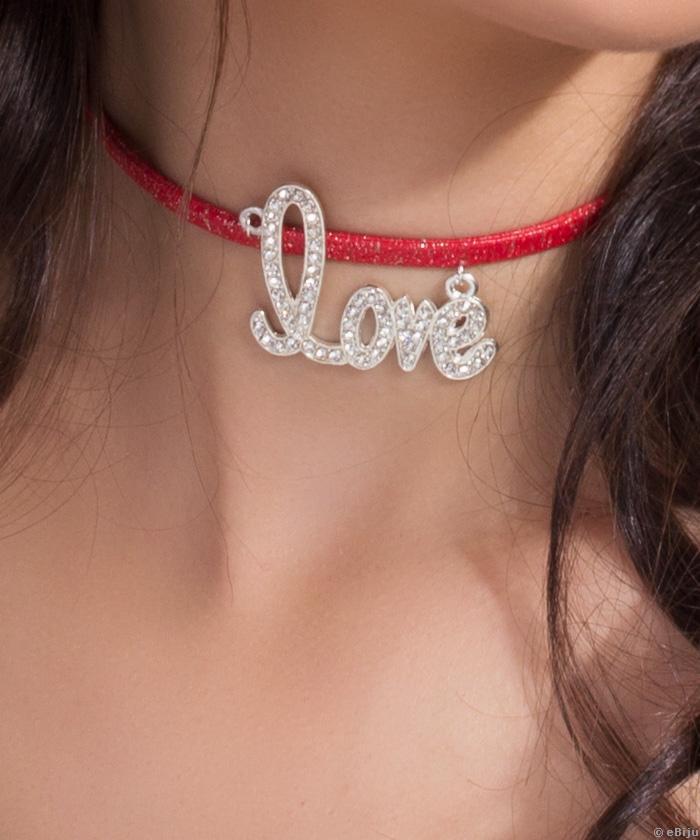 Piros choker típusú nyakék, ‘Love‘ medállal